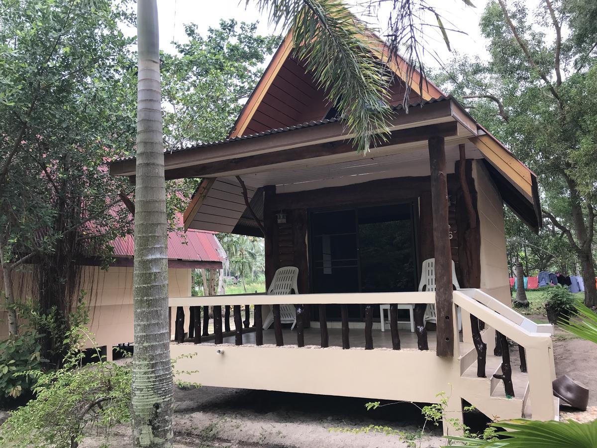 Season Bungalow Koh Jum Exterior photo